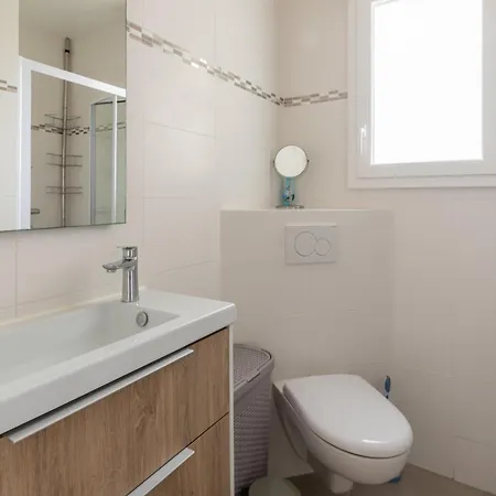 Libellule - 700m Centre - Terrasse * بورنيشّيه